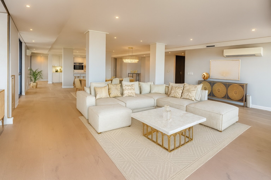 4 Bedroom Property for Sale in Green Point Western Cape